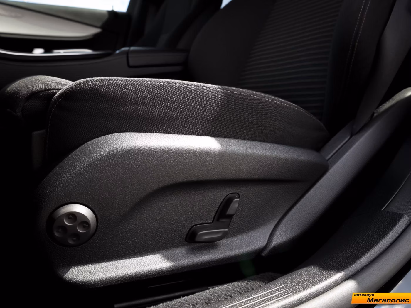 Mercedes-Benz E-Класс фото 24