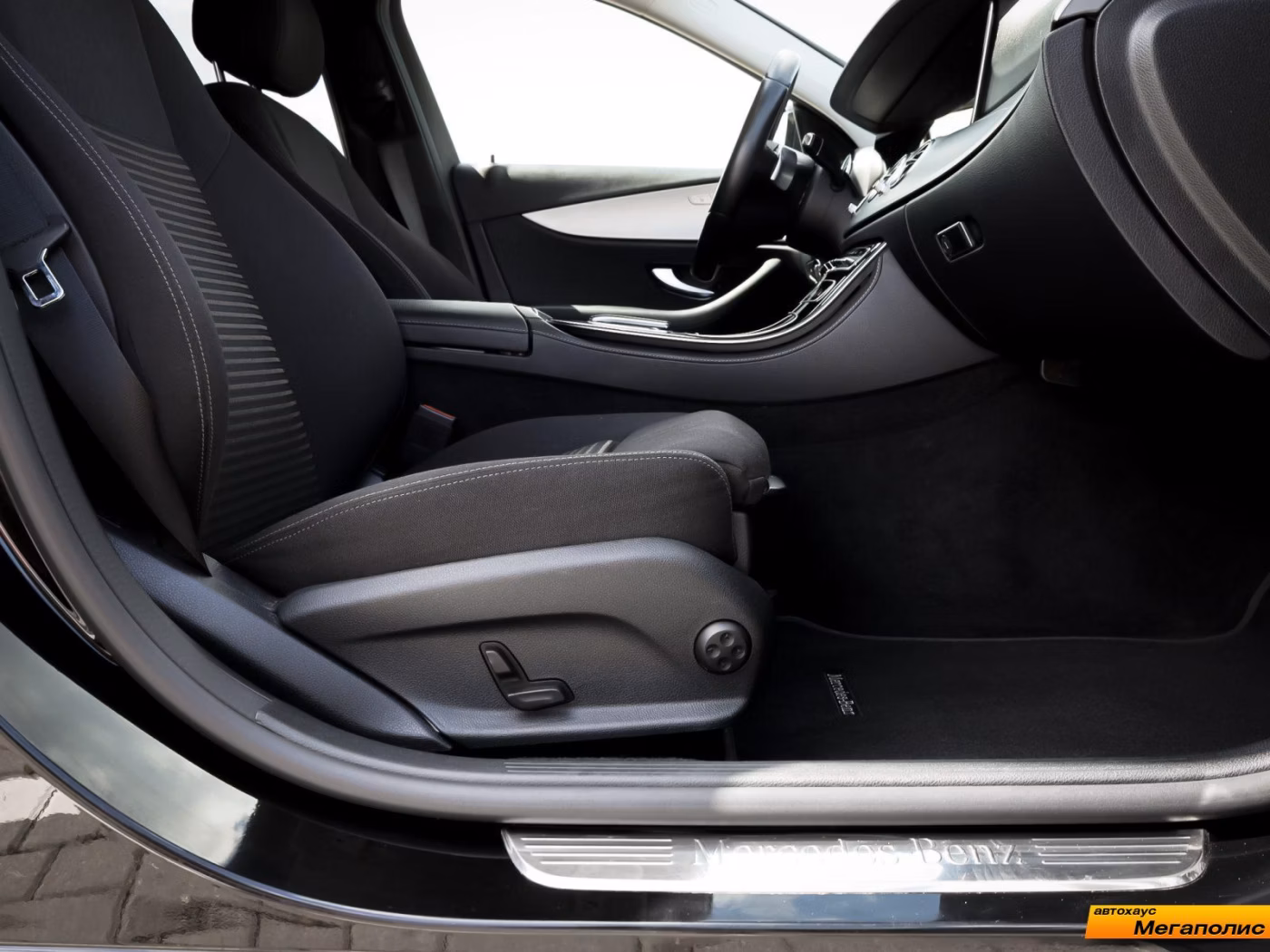 Mercedes-Benz E-Класс фото 25