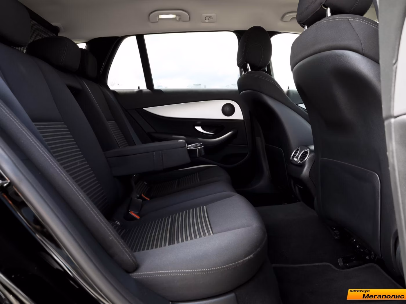 Mercedes-Benz E-Класс фото 26