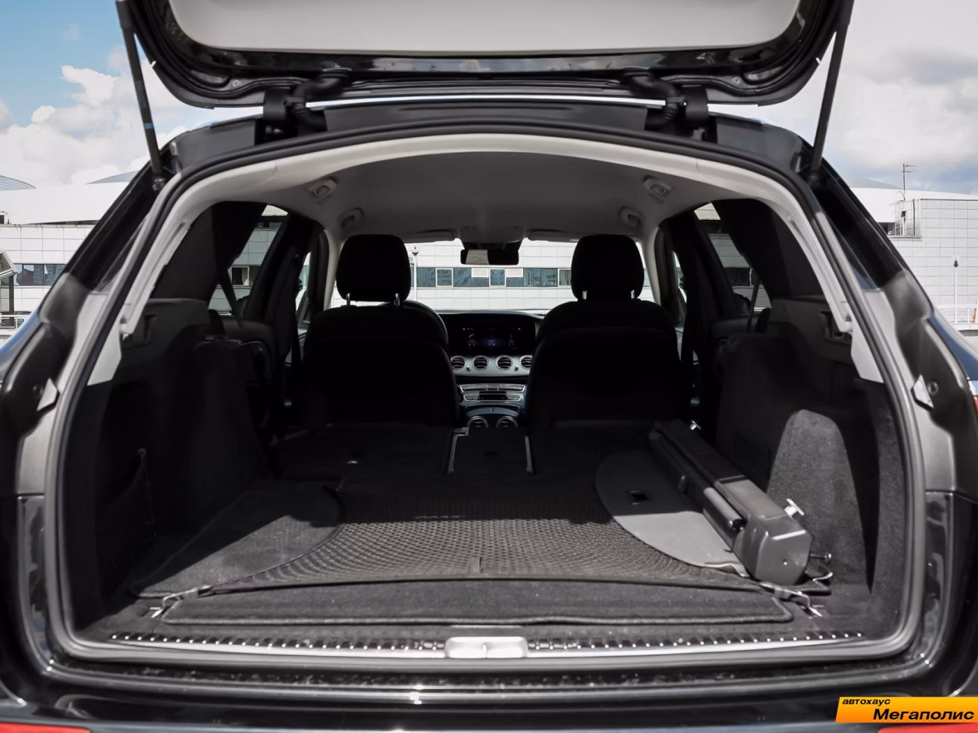Mercedes-Benz E-Класс фото 28