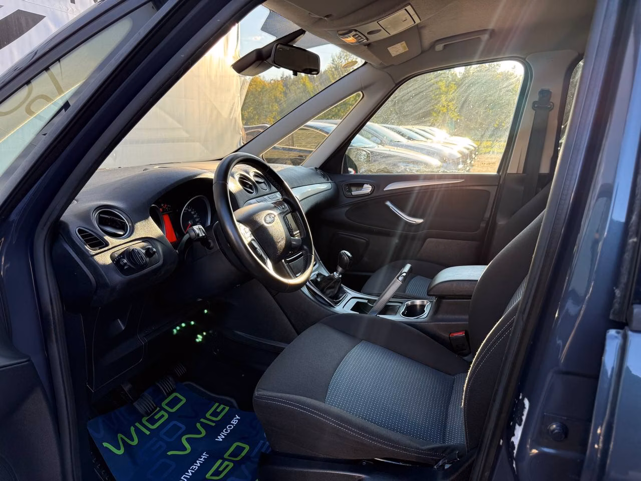 Ford Galaxy фото 8