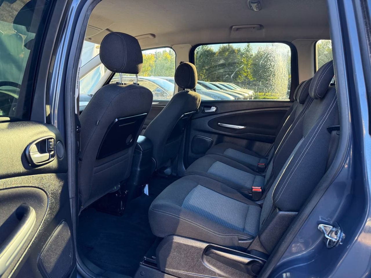 Ford Galaxy фото 12