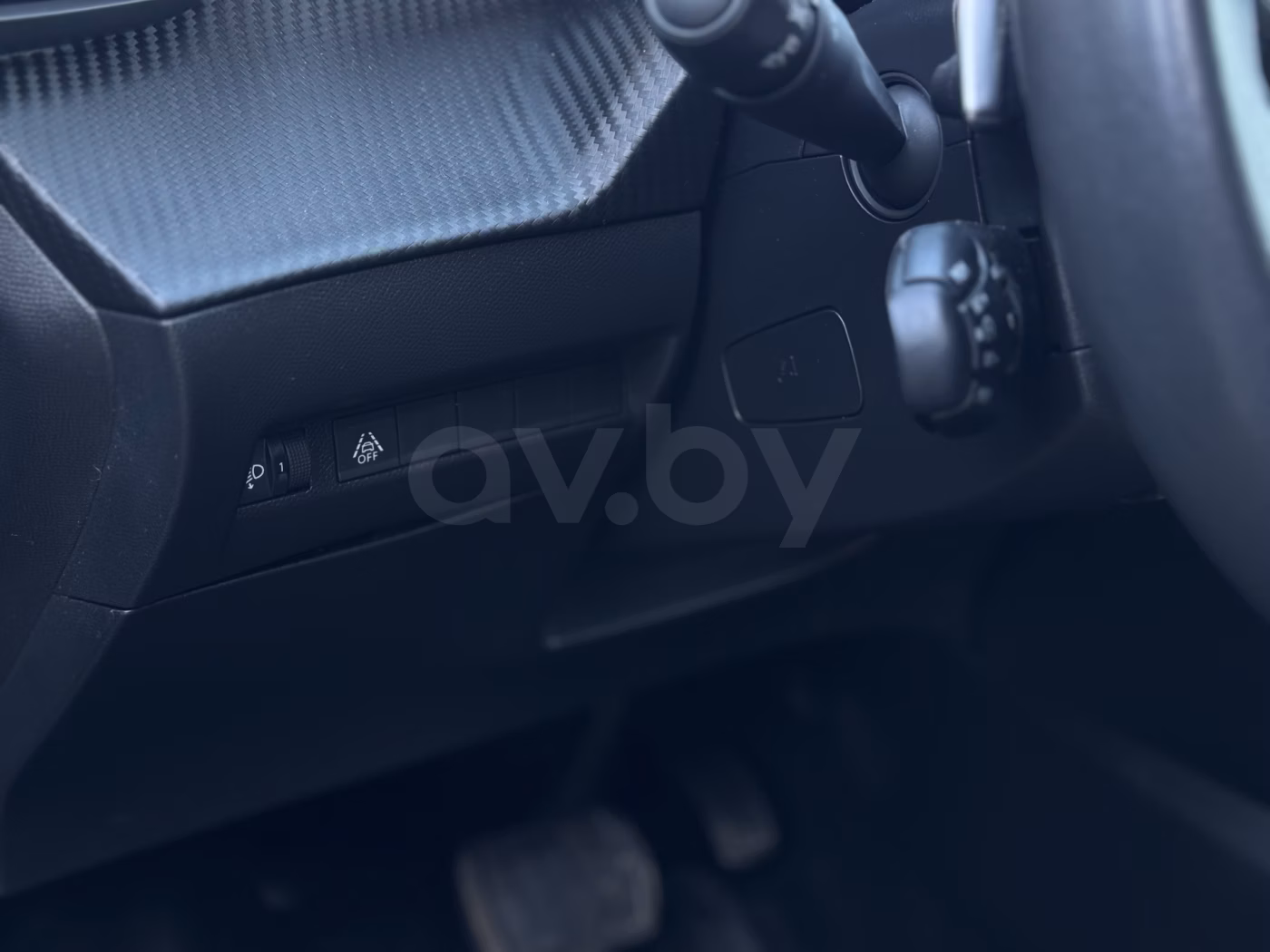 Peugeot 208 фото 10