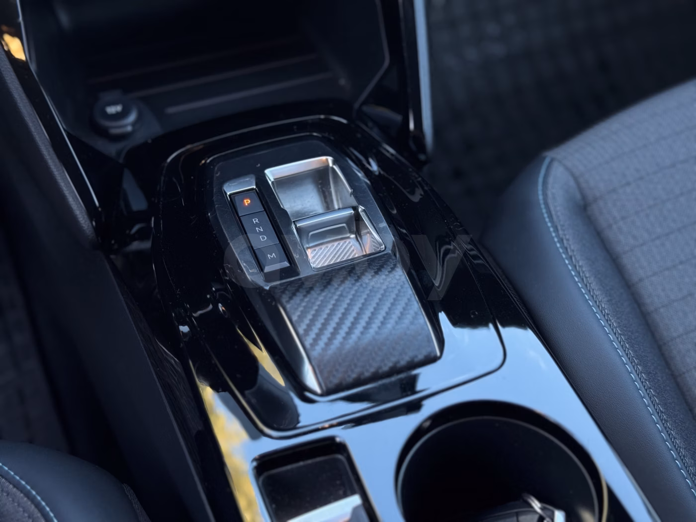 Peugeot 208 фото 8