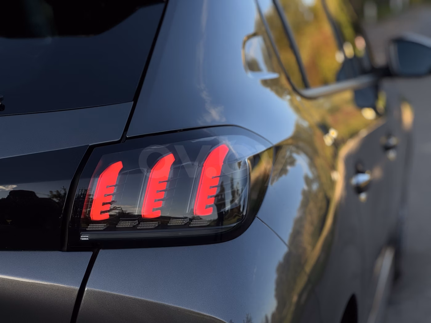 Peugeot 208 фото 15