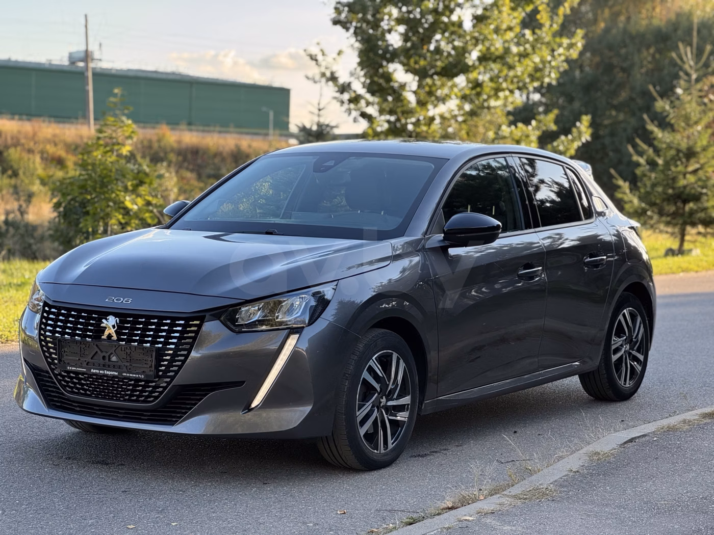 Peugeot 208 фото 3