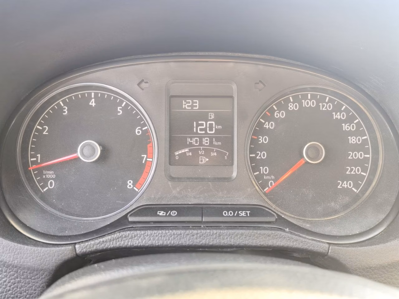 Volkswagen Polo Sedan фото 5