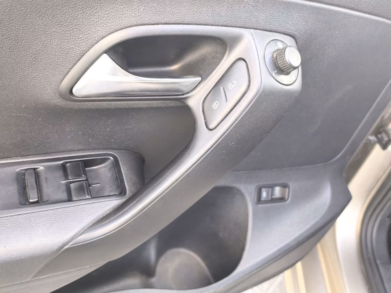 Volkswagen Polo Sedan фото 3
