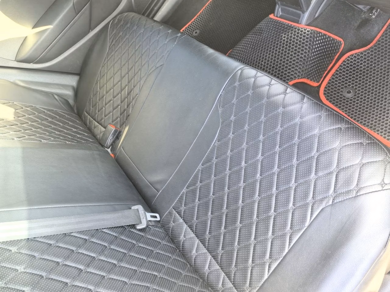 Volkswagen Polo Sedan фото 7