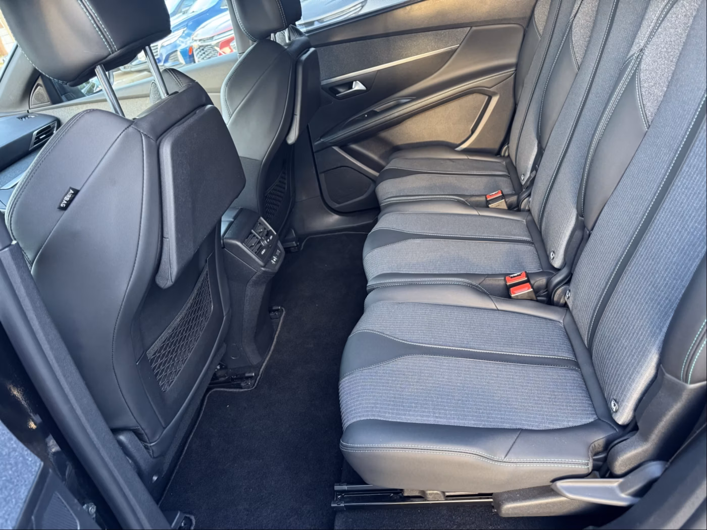 Peugeot 5008 фото 17