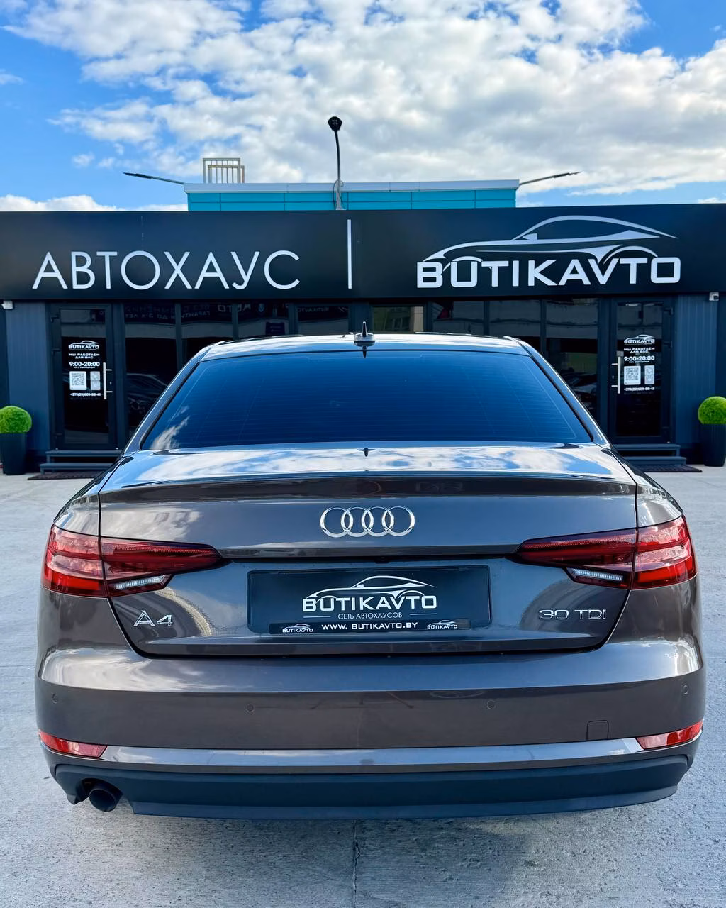 Audi A4 фото 5