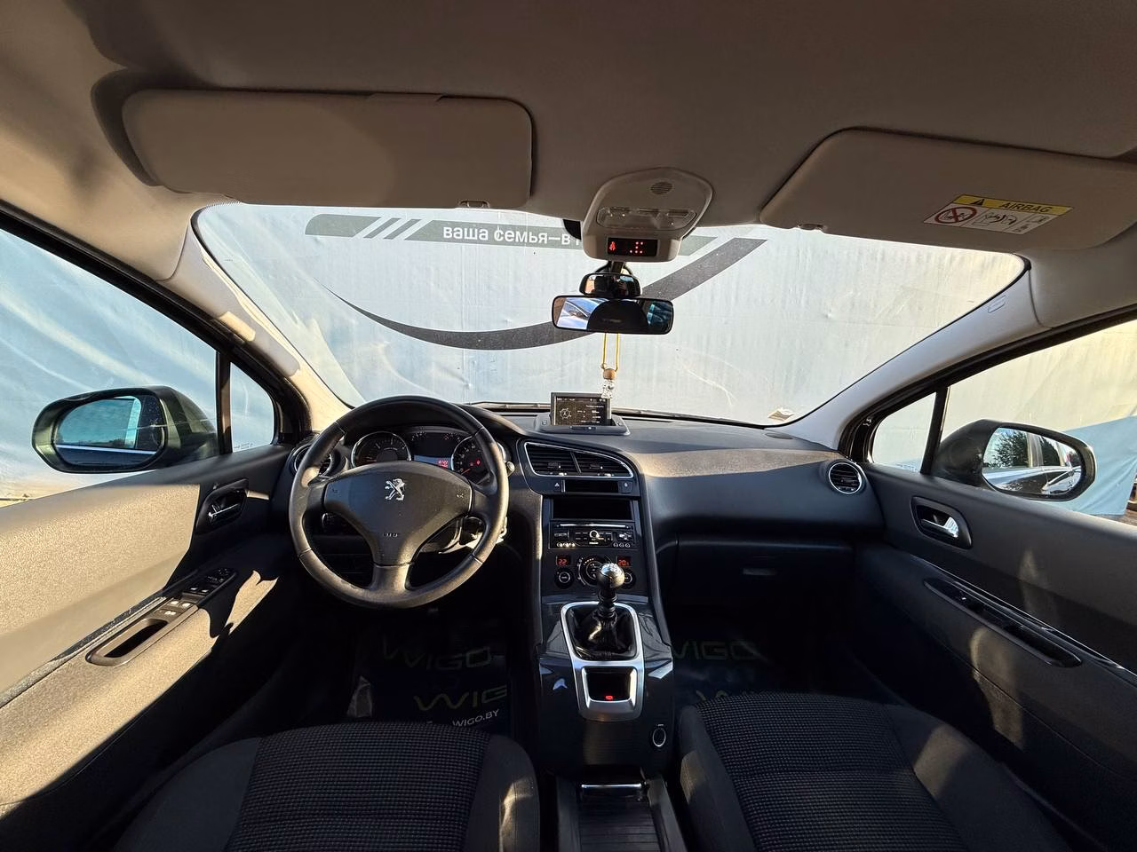 Peugeot 5008 фото 9