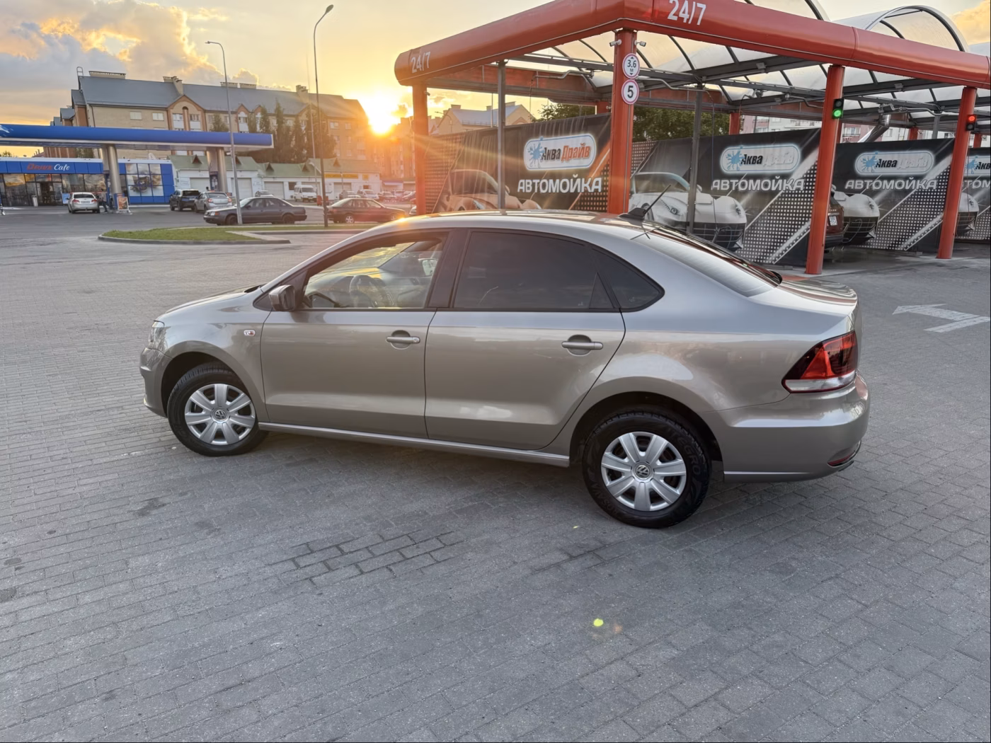 Volkswagen Polo Sedan фото 9
