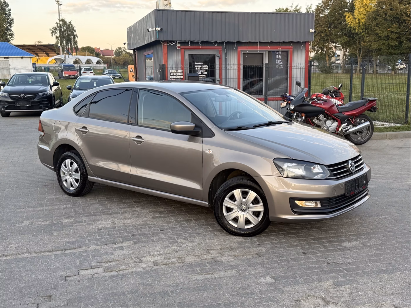 Volkswagen Polo Sedan фото 15