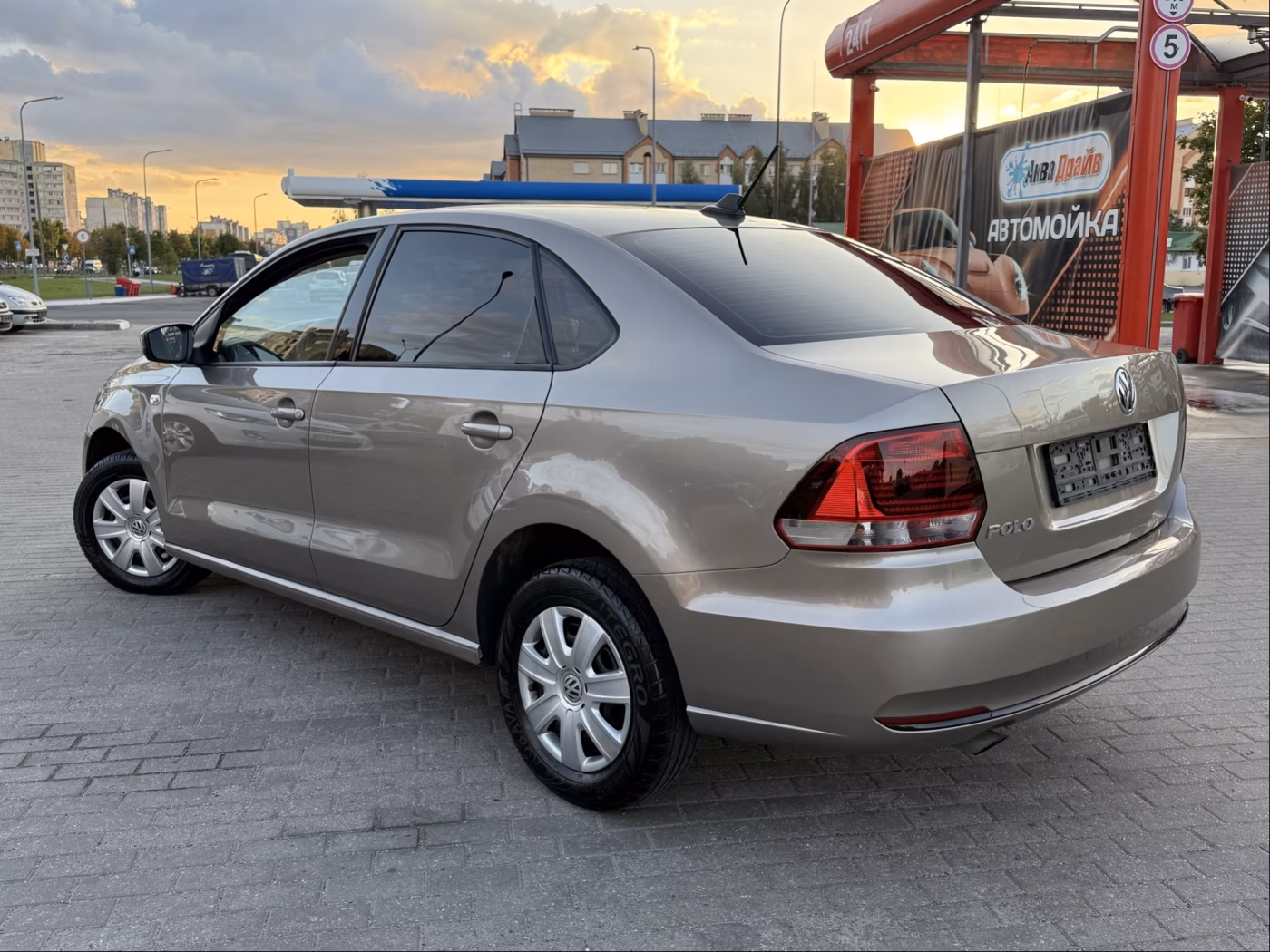 Volkswagen Polo Sedan фото 16