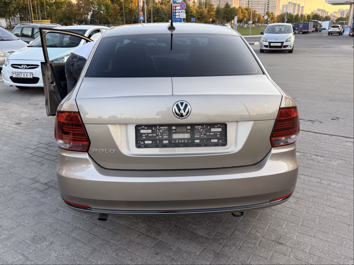 Volkswagen Polo Sedan фото 17