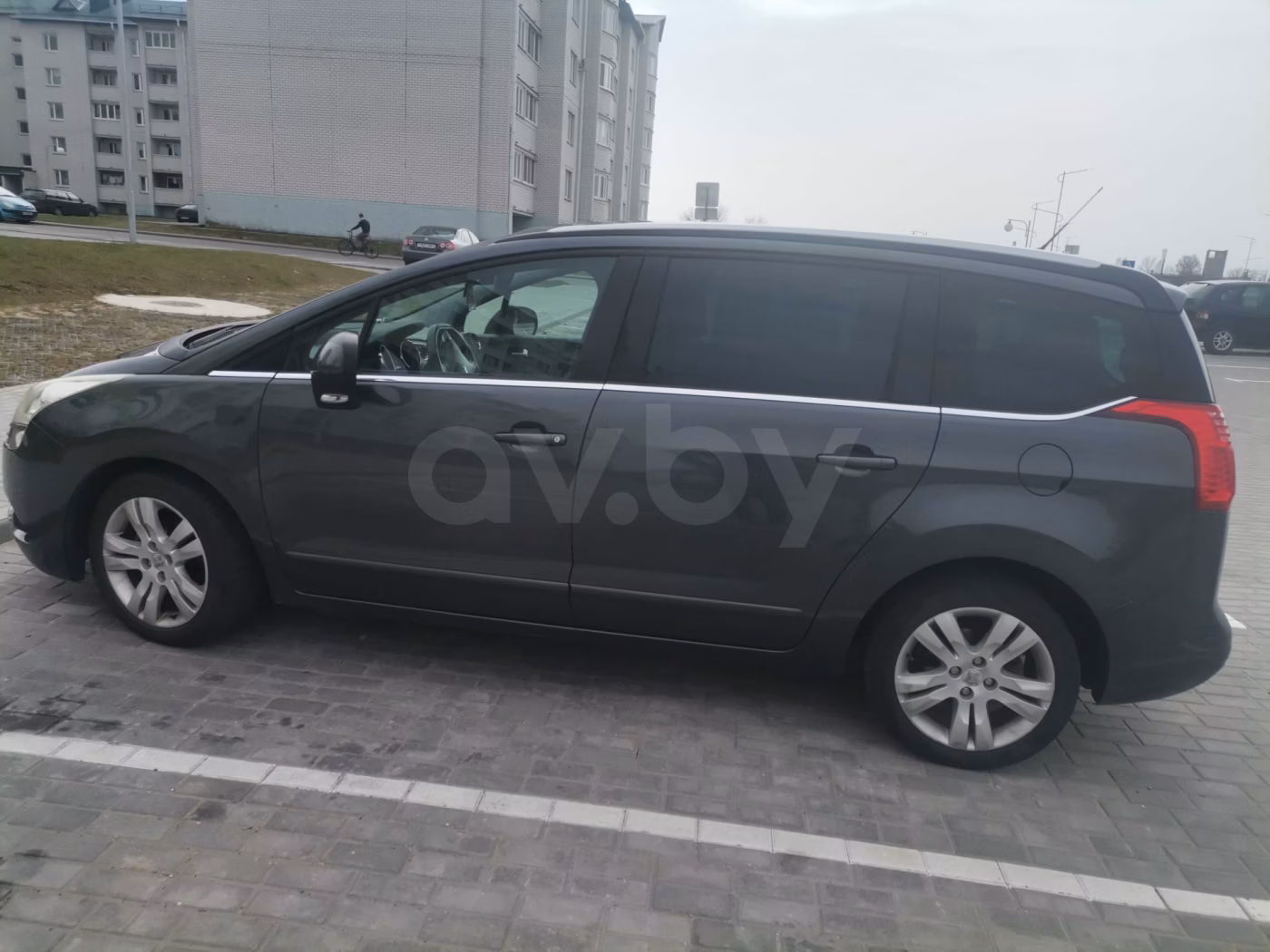 Peugeot 5008 фото 6