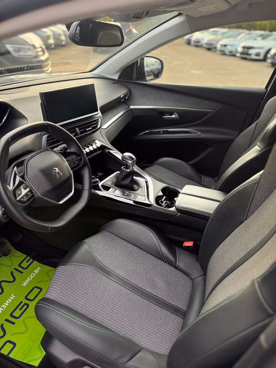 Peugeot 5008 фото 12
