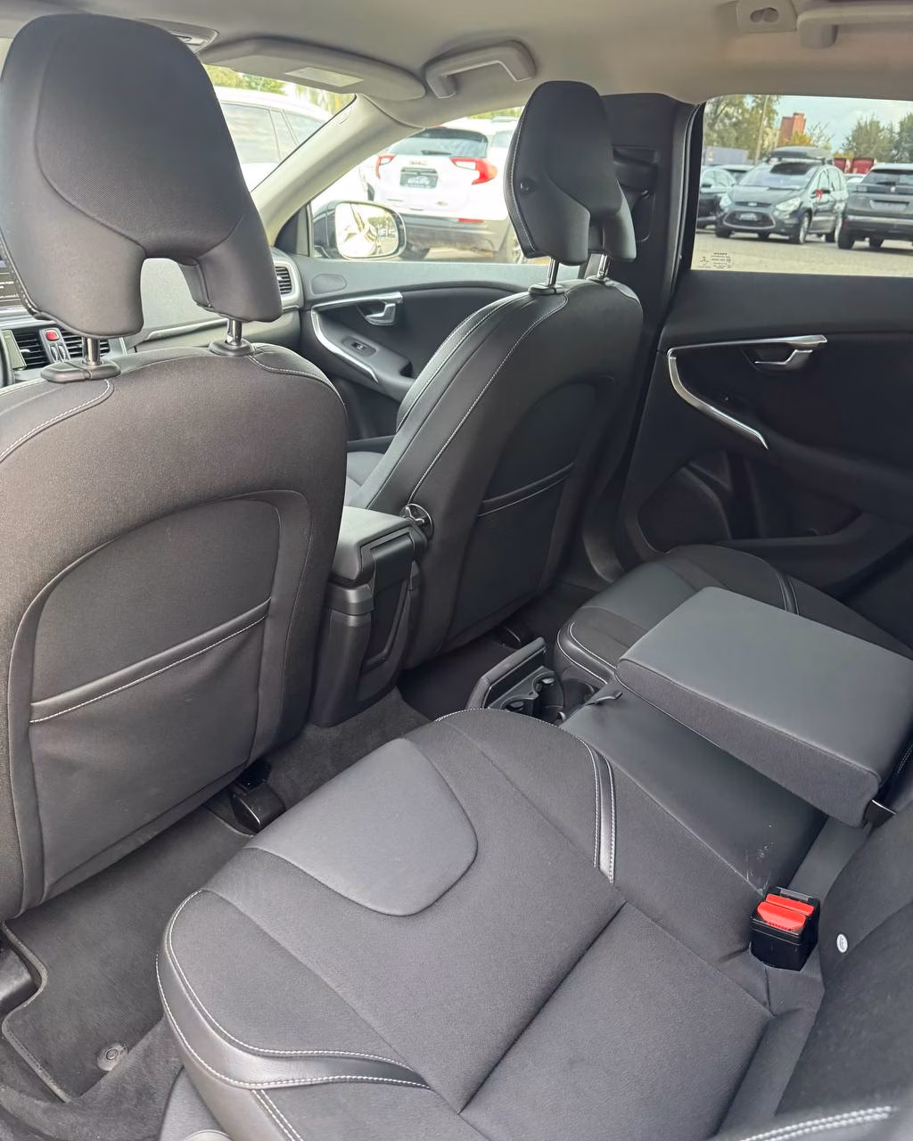Volvo V40 фото 11