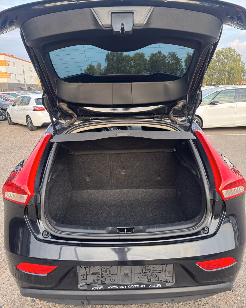 Volvo V40 фото 14