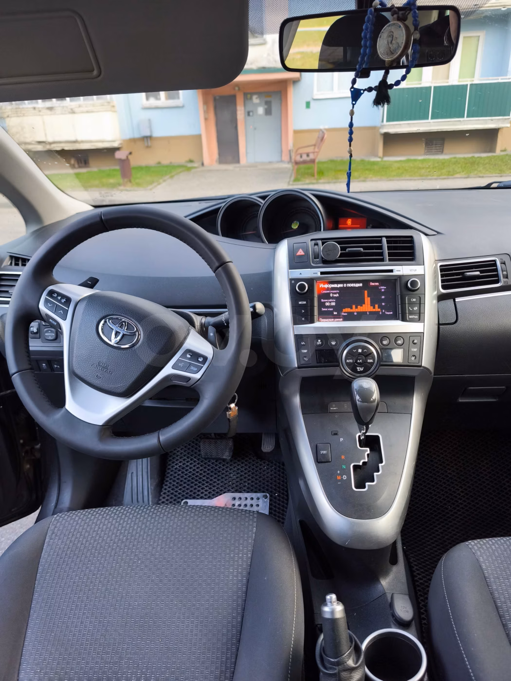 Toyota Verso фото 8