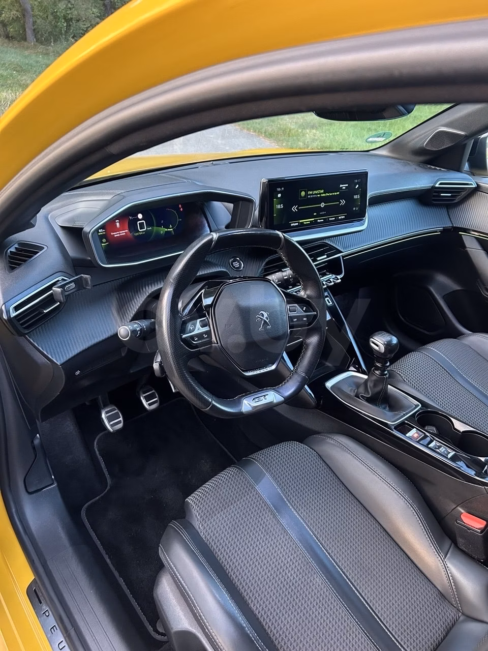 Peugeot 208 фото 8