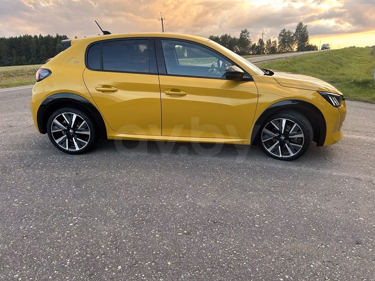 Peugeot 208 фото 4