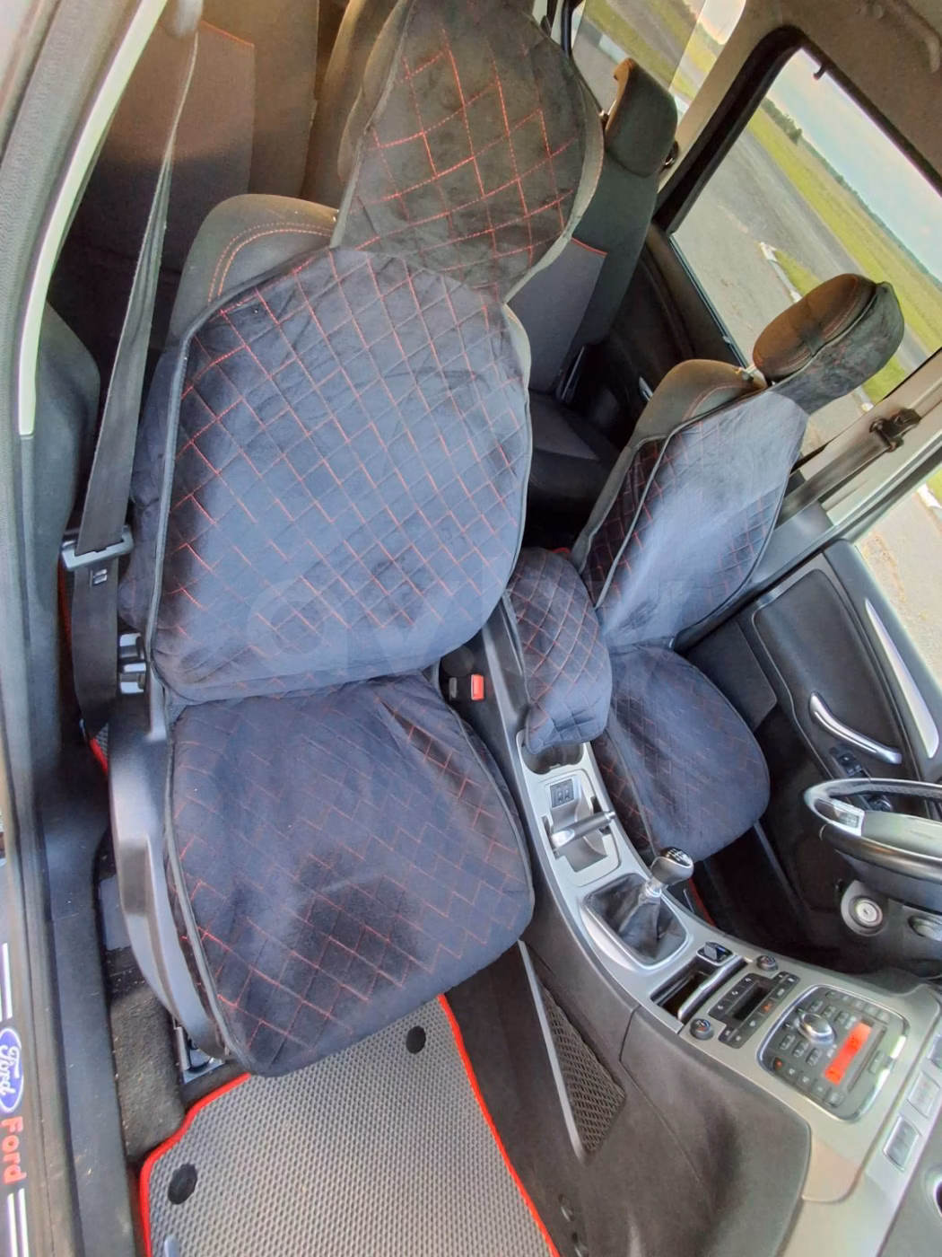 Ford Galaxy фото 26