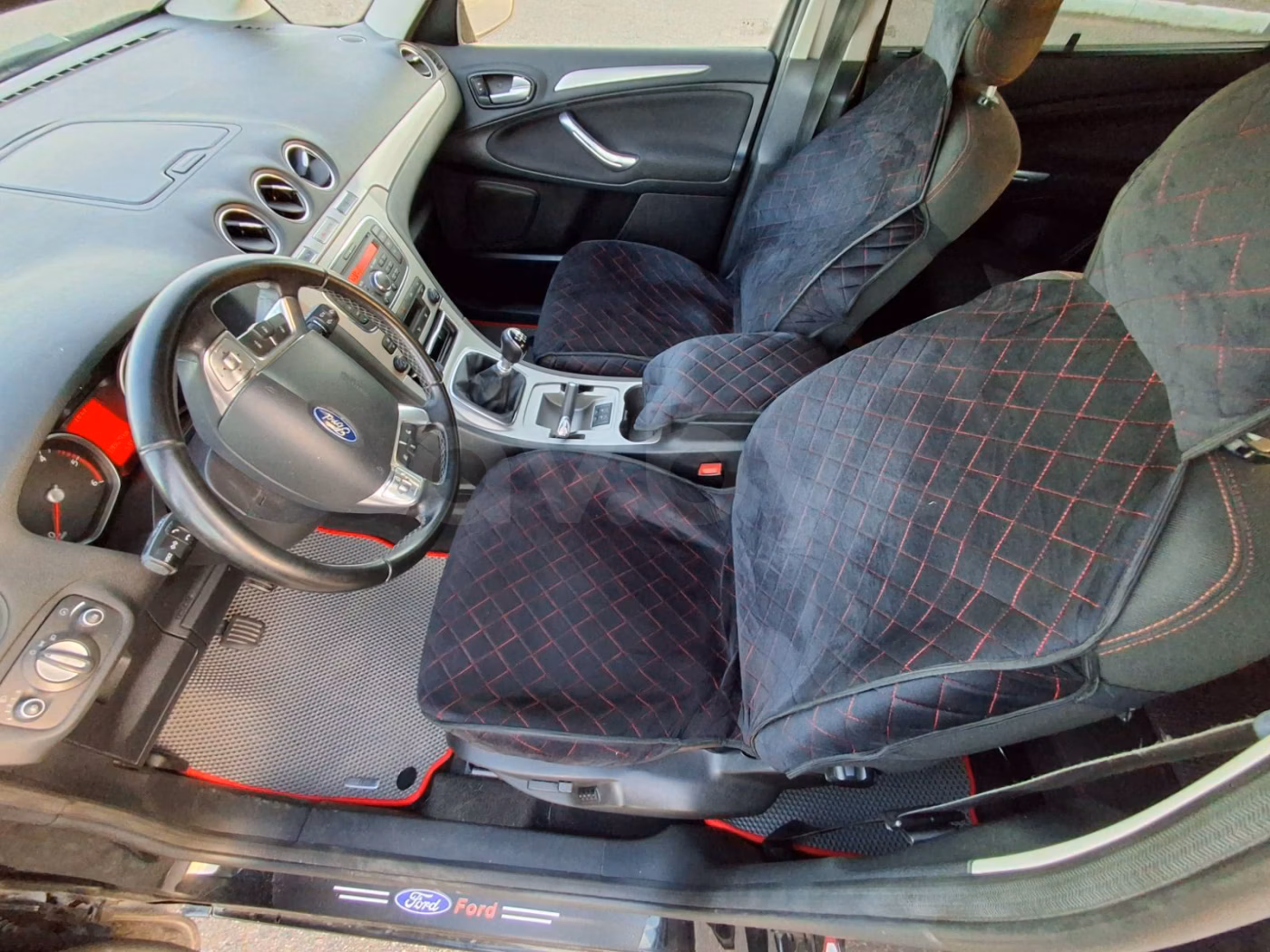 Ford Galaxy фото 27