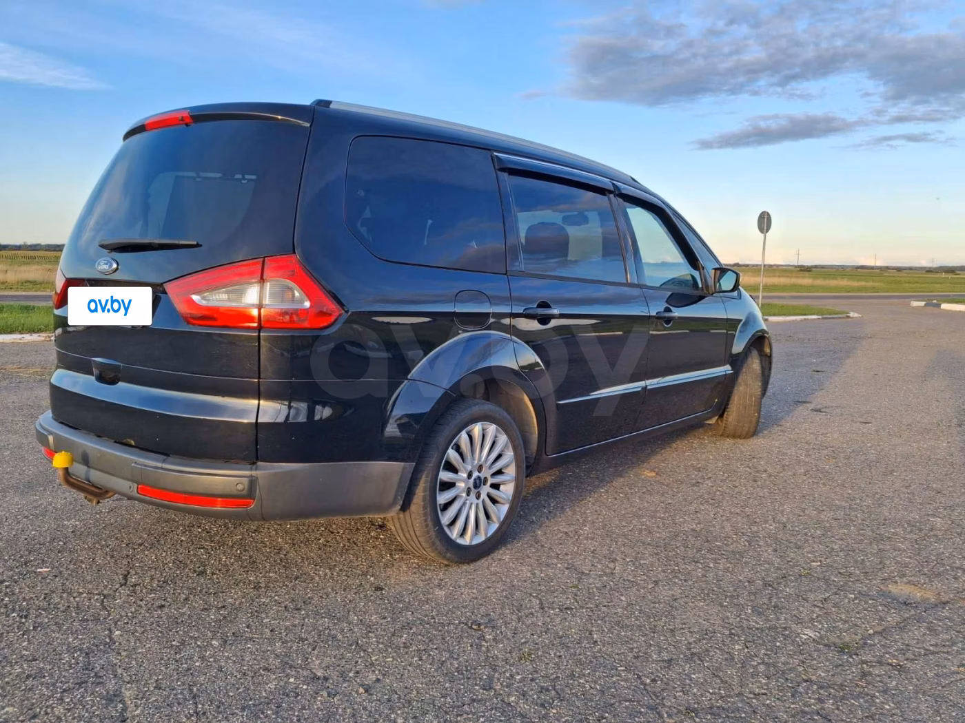 Ford Galaxy фото 10