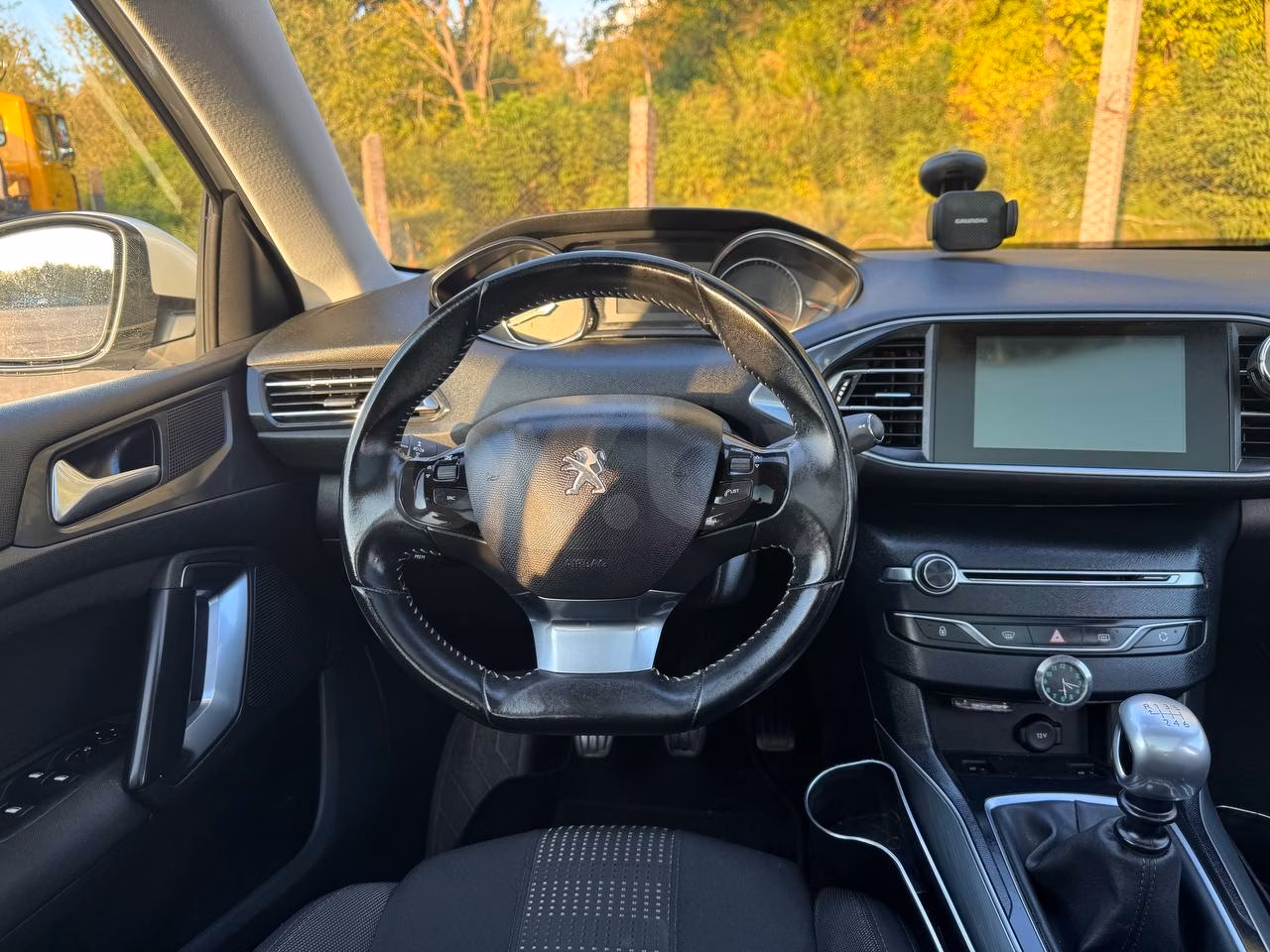 Peugeot 308 фото 7