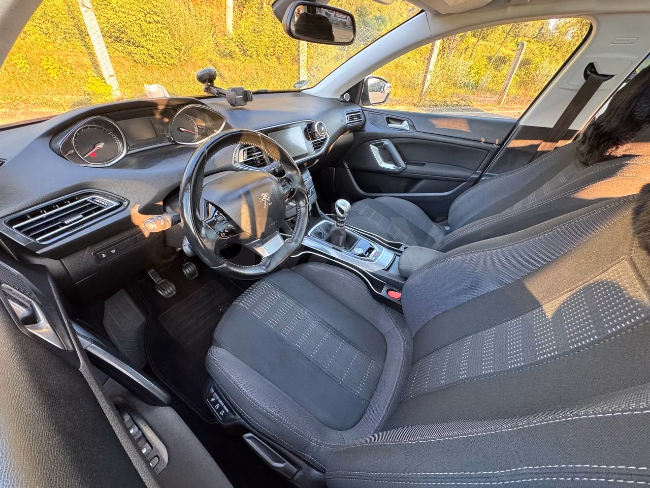 Peugeot 308 фото 9
