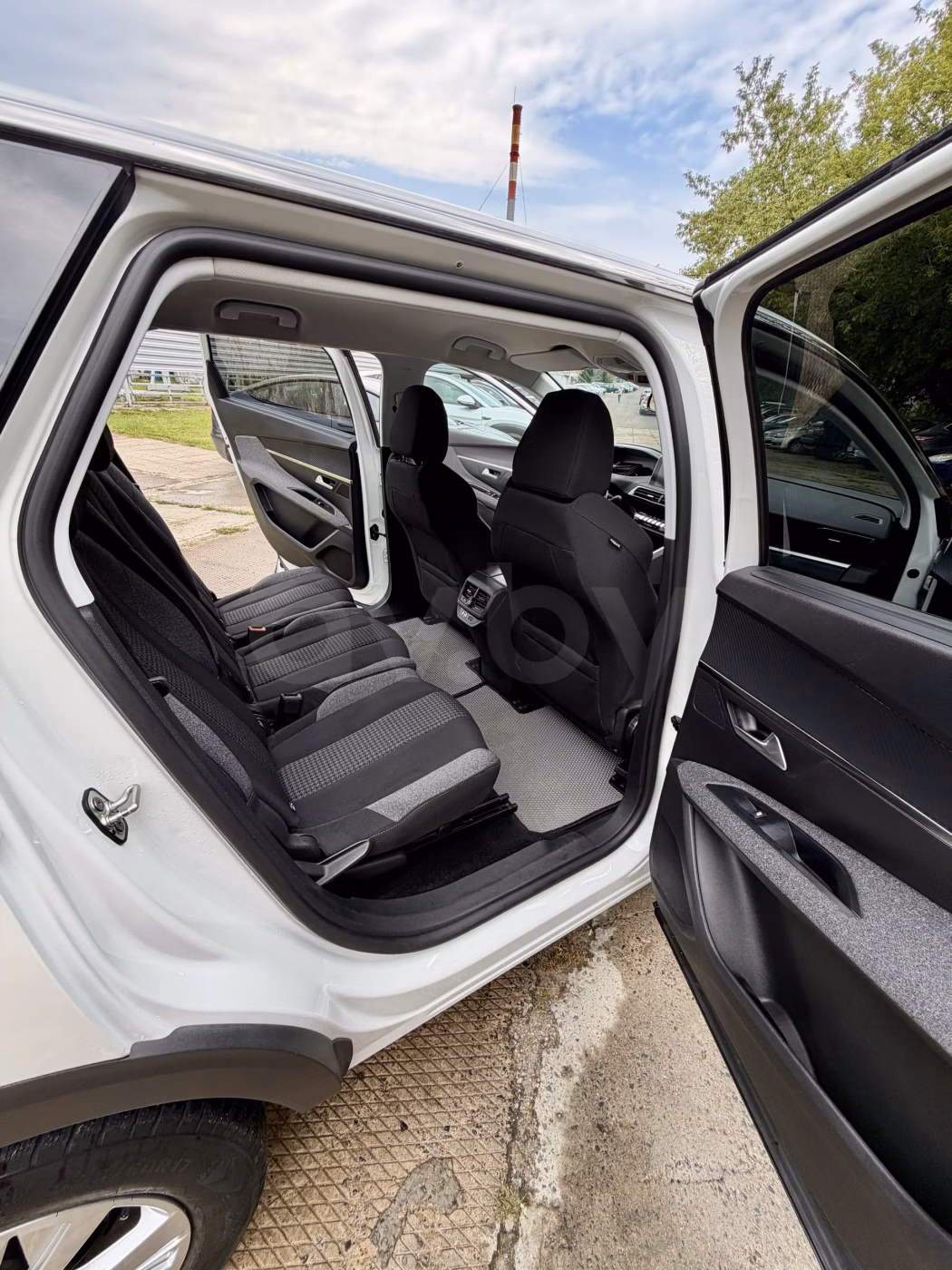 Peugeot 5008 фото 3