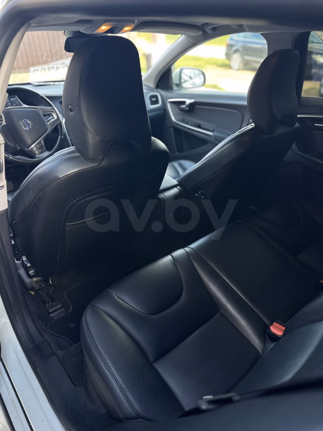 Volvo V60 фото 9