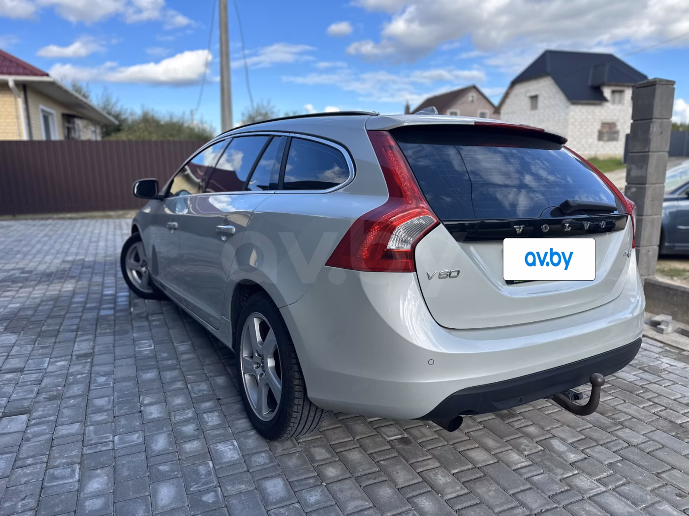 Volvo V60 фото 3
