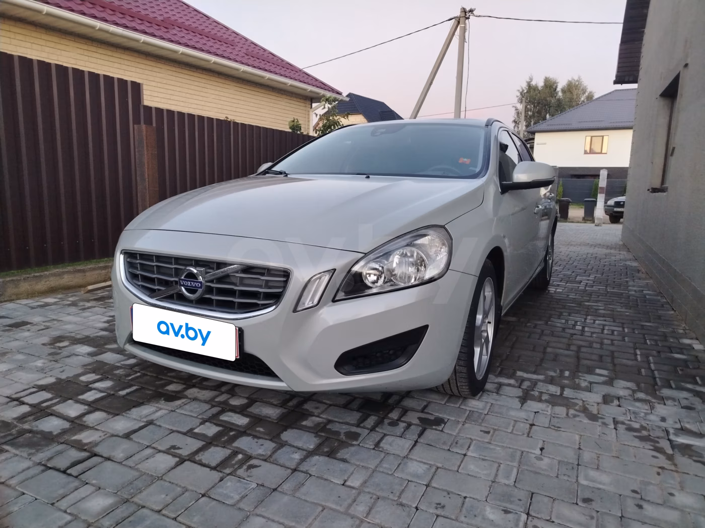 Volvo V60 фото 5