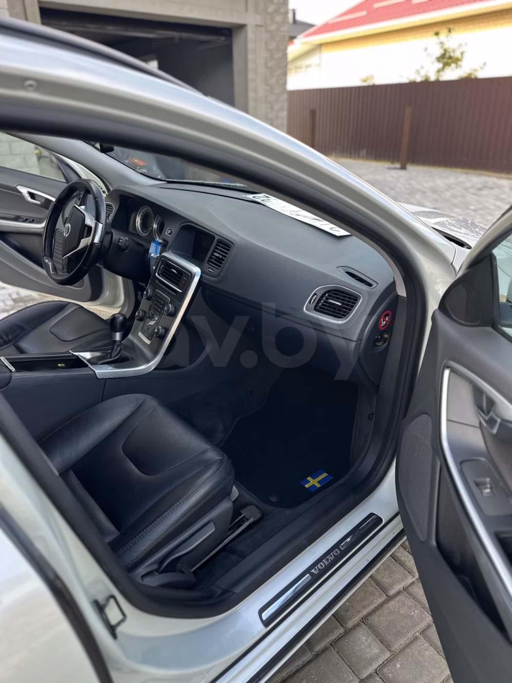 Volvo V60 фото 8