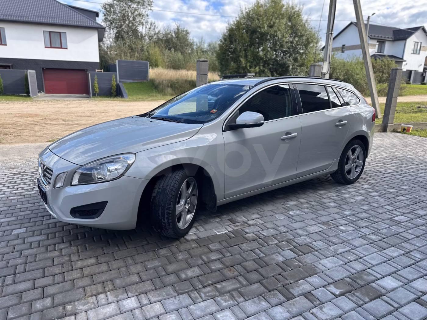 Volvo V60 фото 2