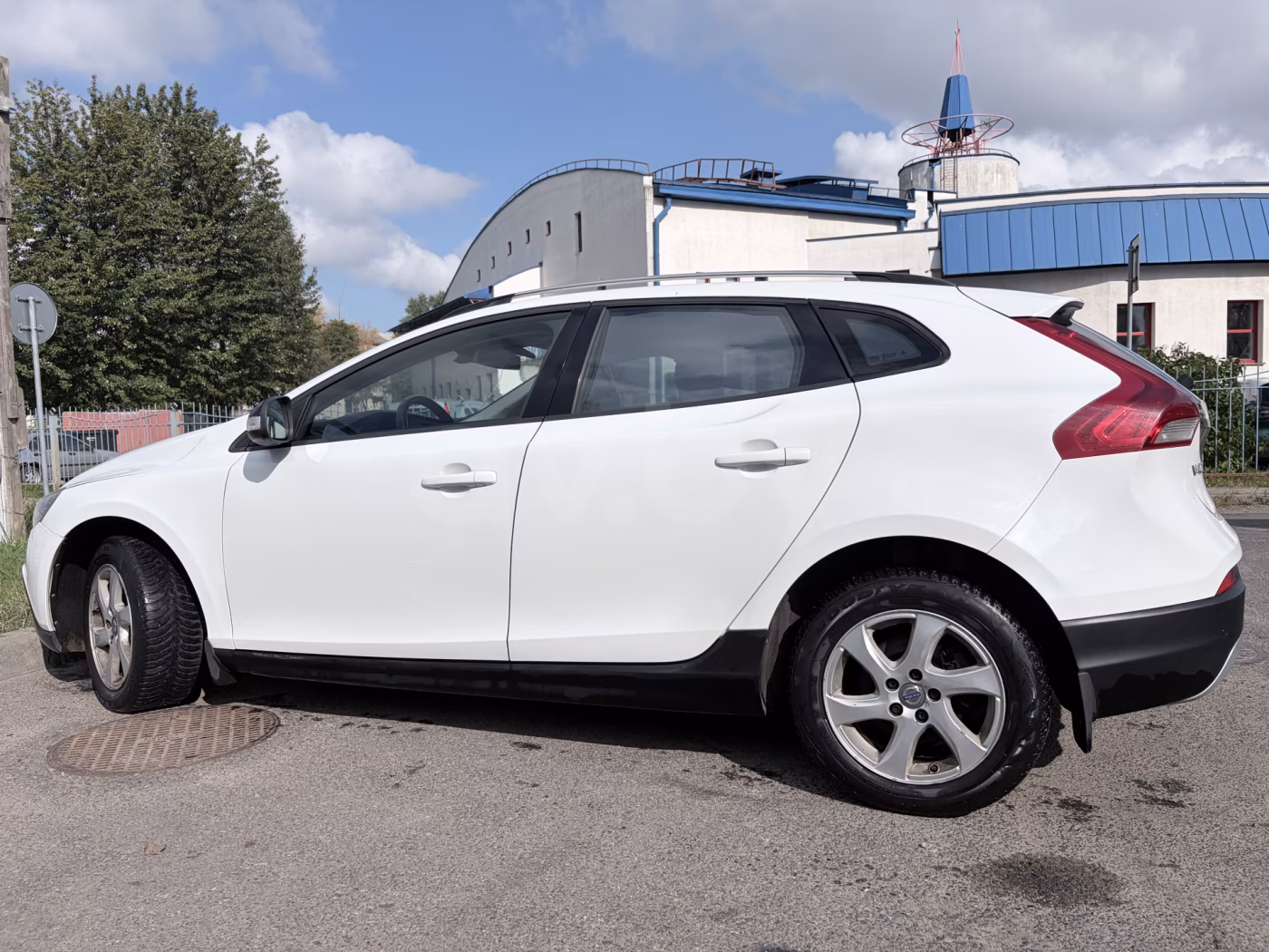 Volvo V40 Cross Country фото 6
