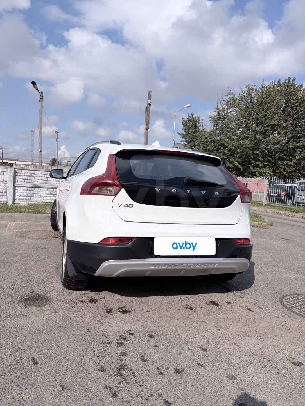 Volvo V40 Cross Country фото 3