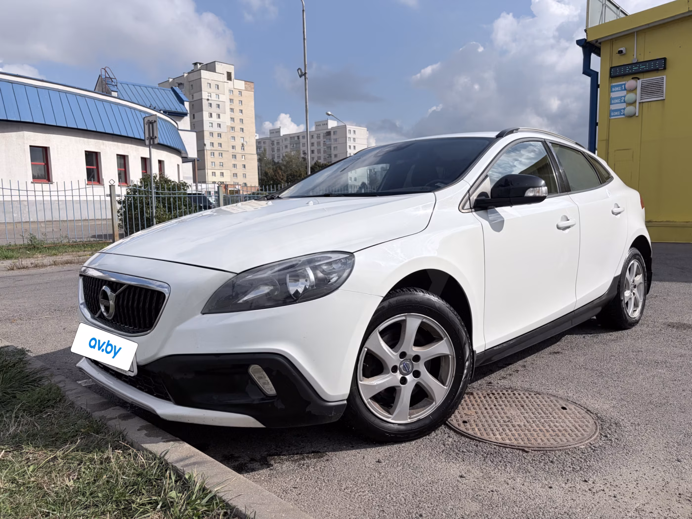 Volvo V40 Cross Country фото 2