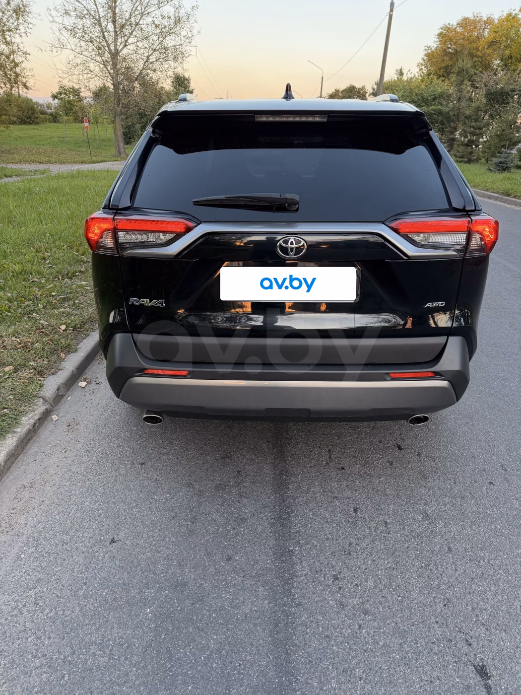 Toyota RAV4 фото 5