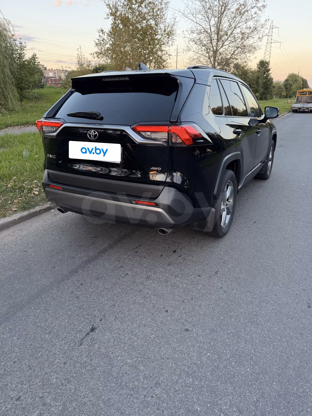 Toyota RAV4 фото 4