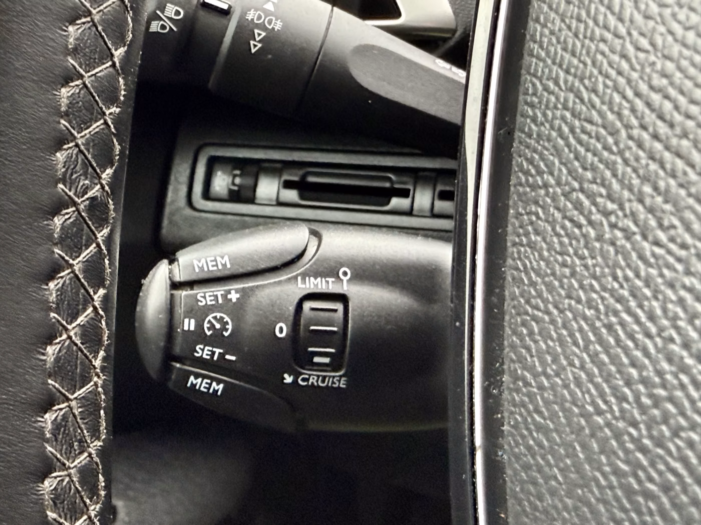 Peugeot 5008 фото 21