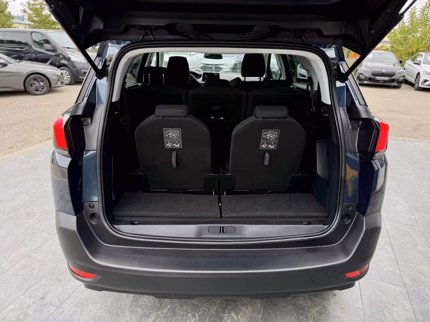Peugeot 5008 фото 11