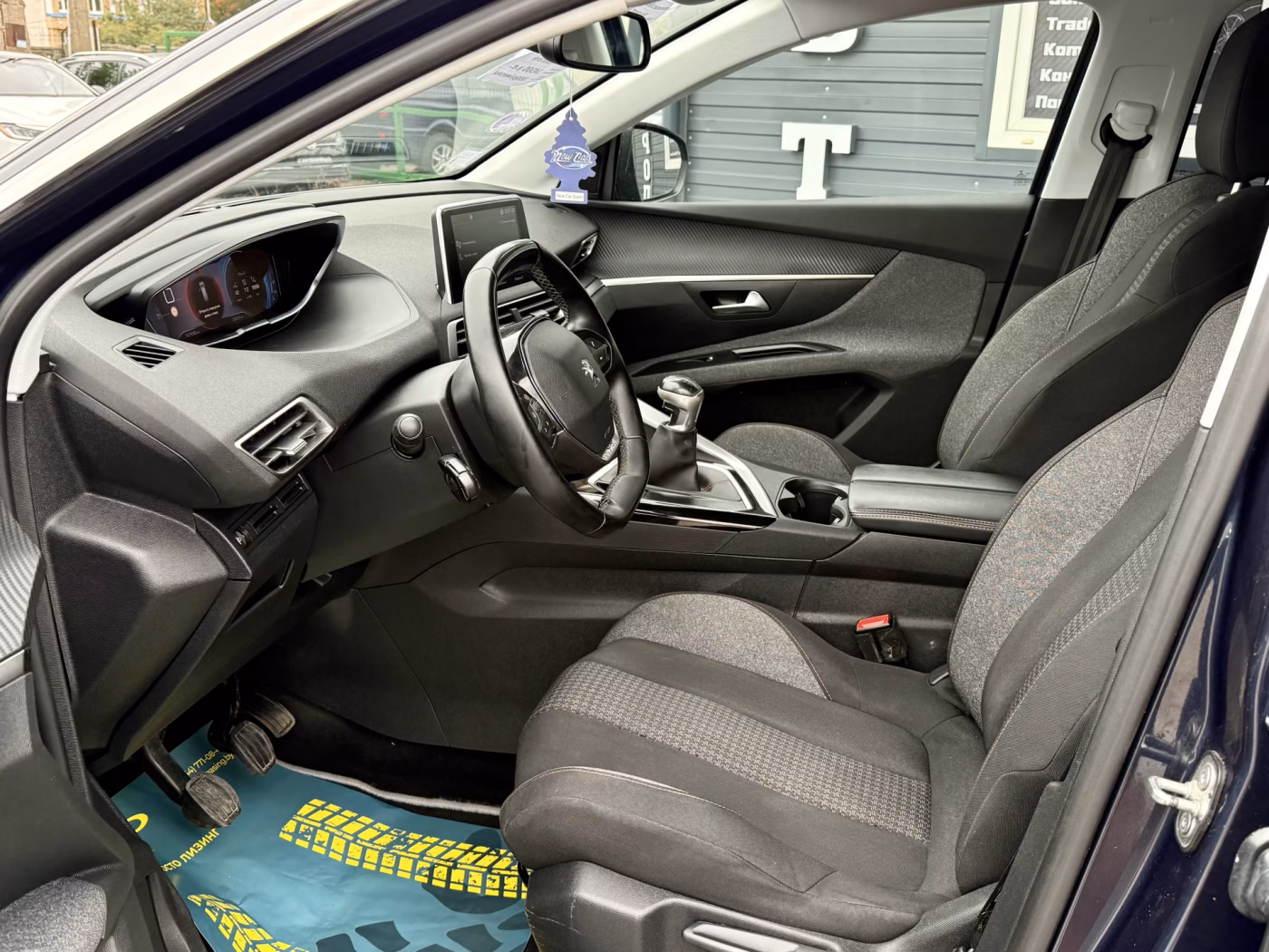 Peugeot 5008 фото 16