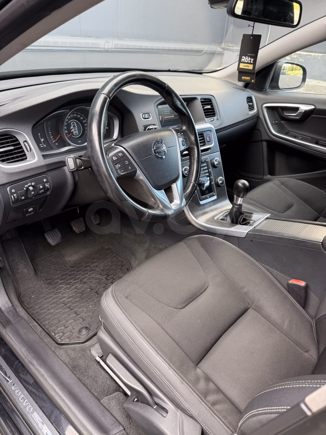 Volvo V60 фото 15