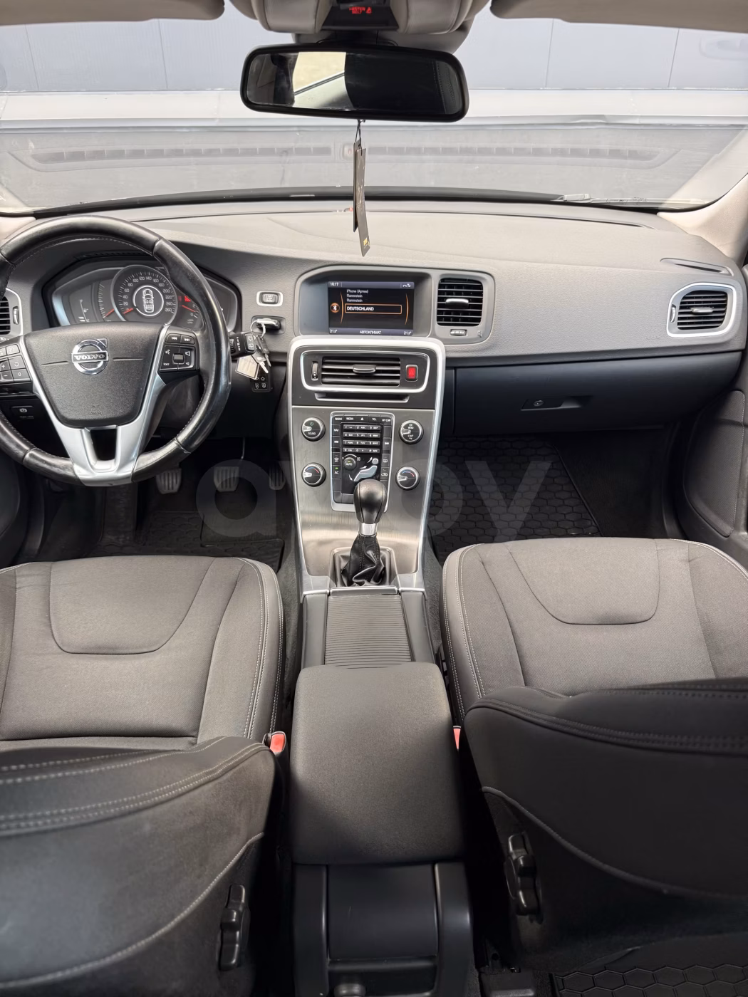 Volvo V60 фото 20