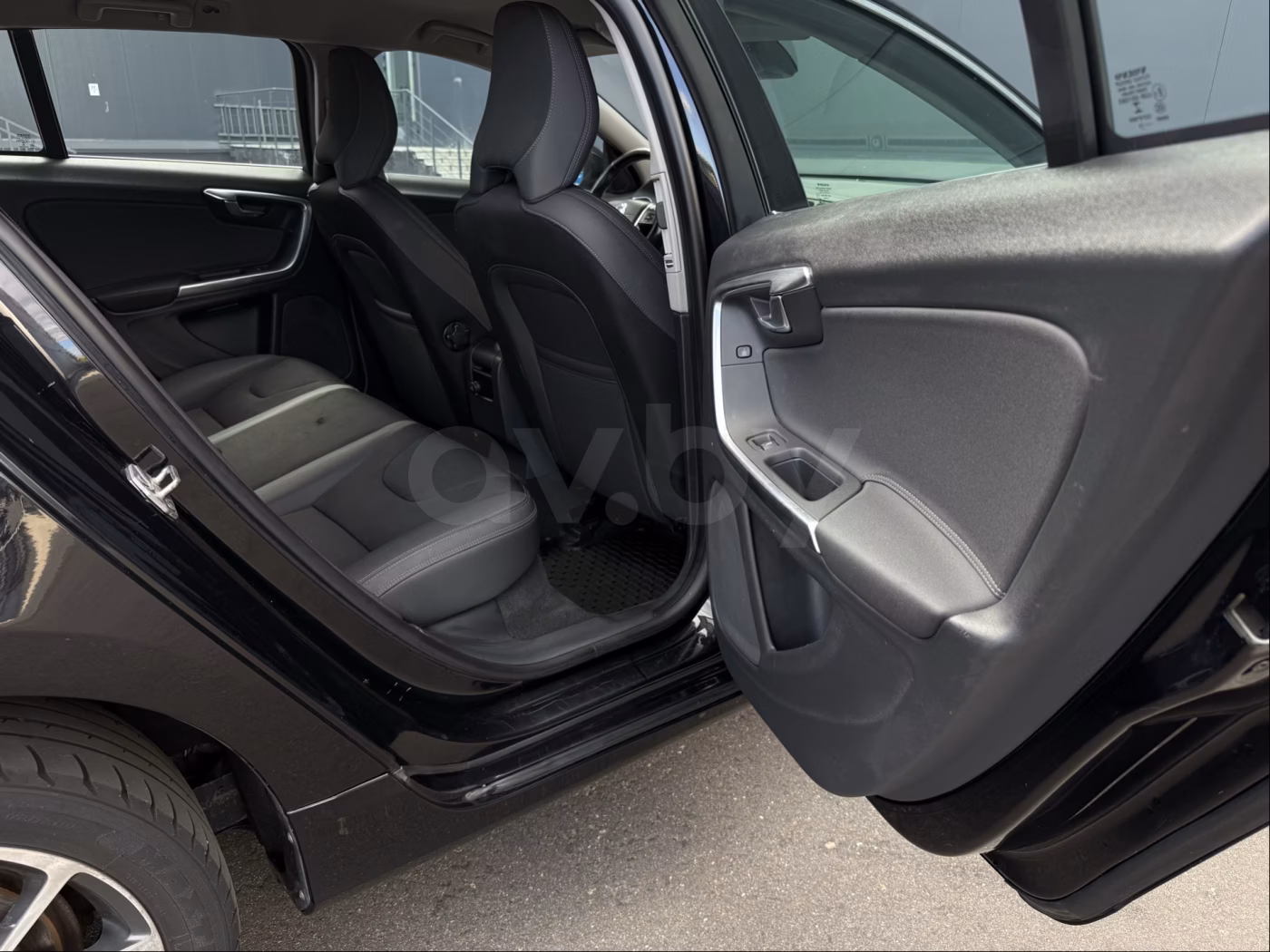 Volvo V60 фото 19