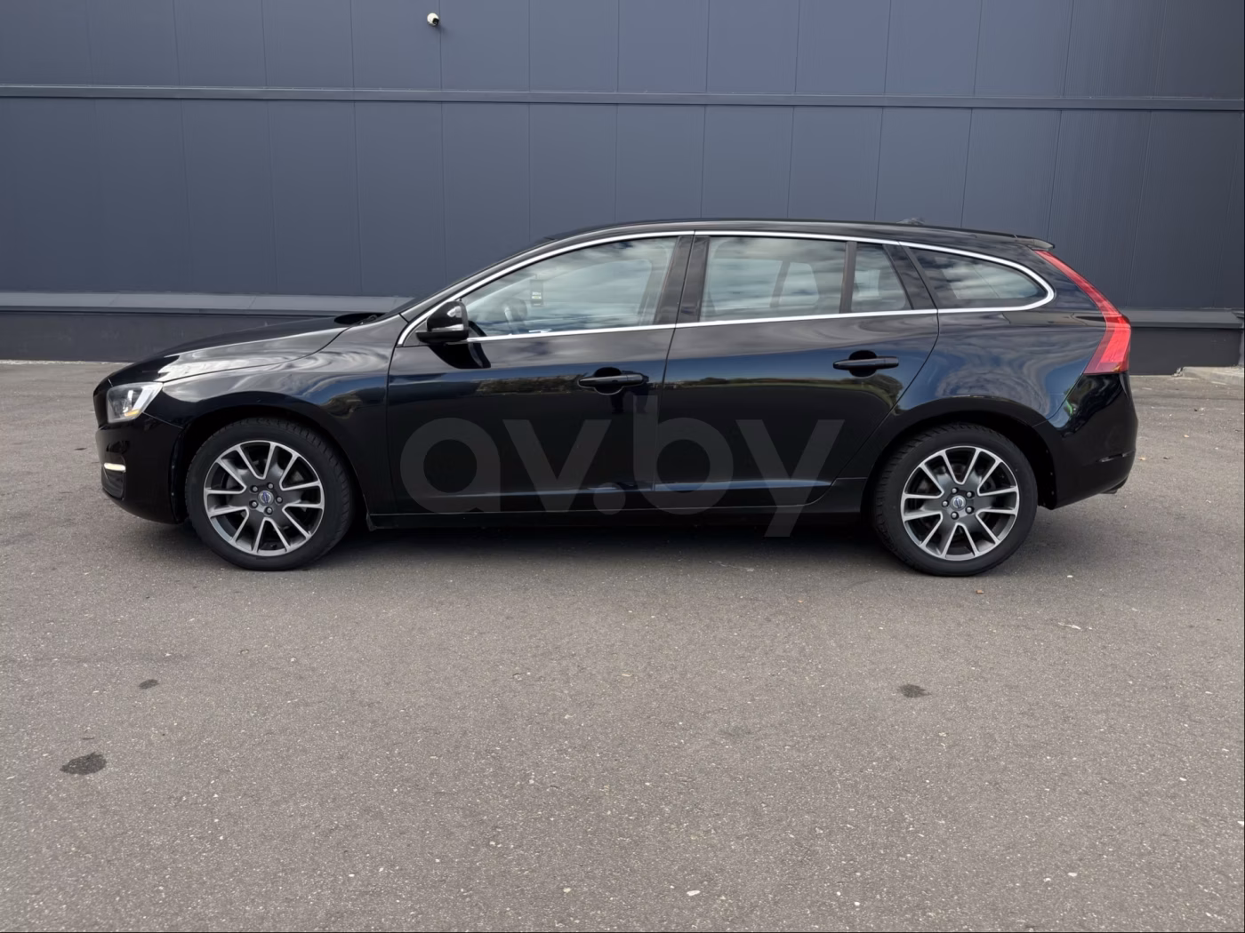 Volvo V60 фото 9